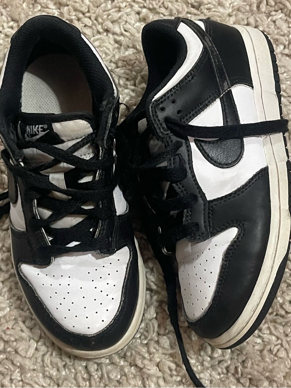 Nike Kids Black and White Low-Top Sneakers Sz 1Y